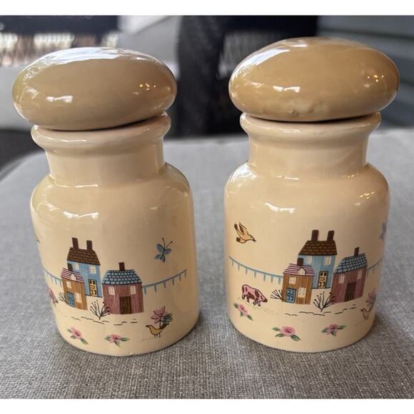 2 International Heartland Village Buildings Farmers Animals Beige Spice Jar - Picture 2 of 4